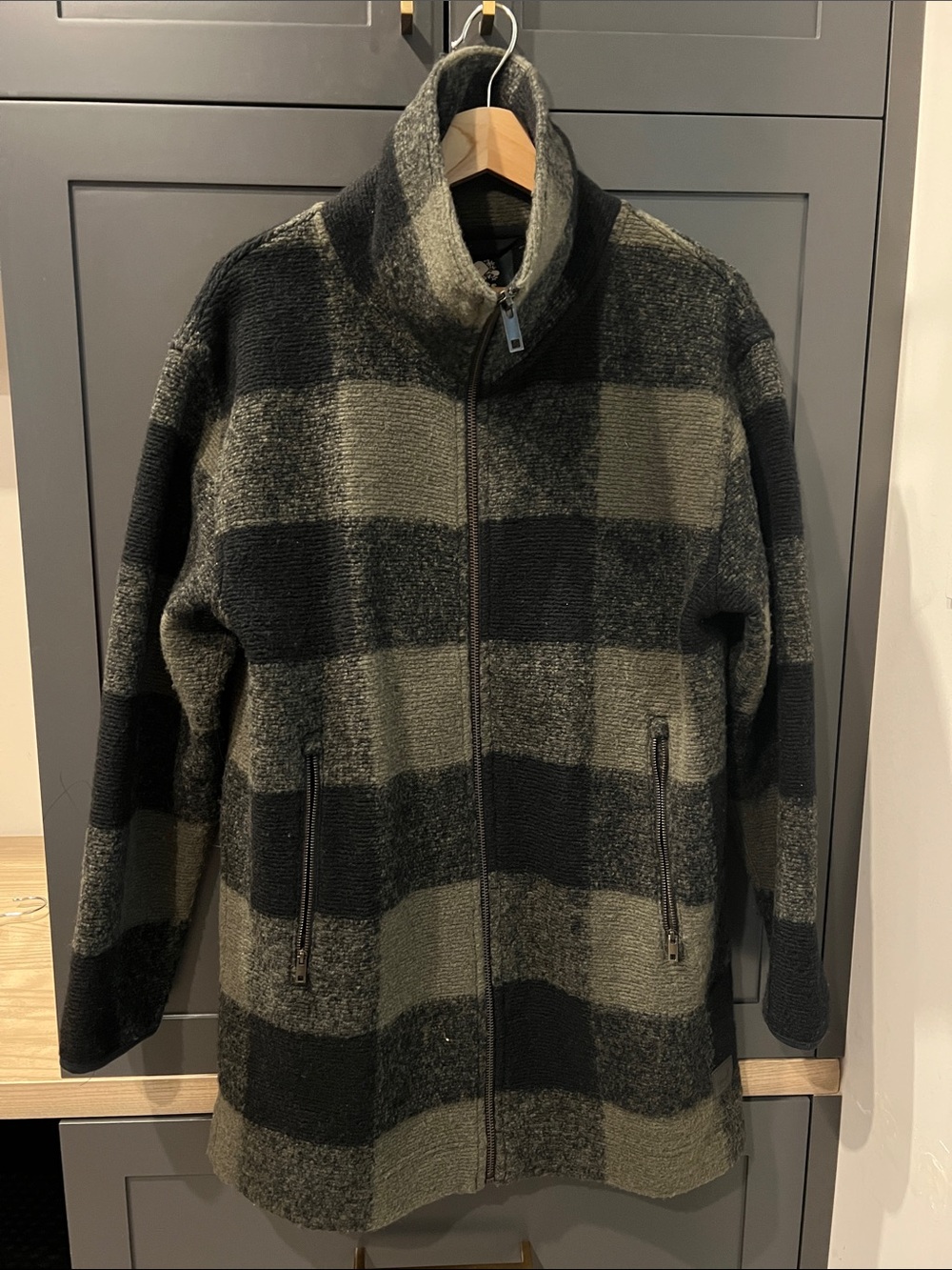 Roots Women’s Olive Green and Black Check Zip-Up Coat